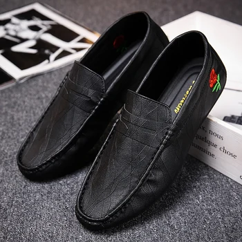 

2018 Mens Designer Shoes Men Loafer Shoes High Quality Leather Drive Casual Shoes For Men Breathable Slip-on Comfortable PU soft