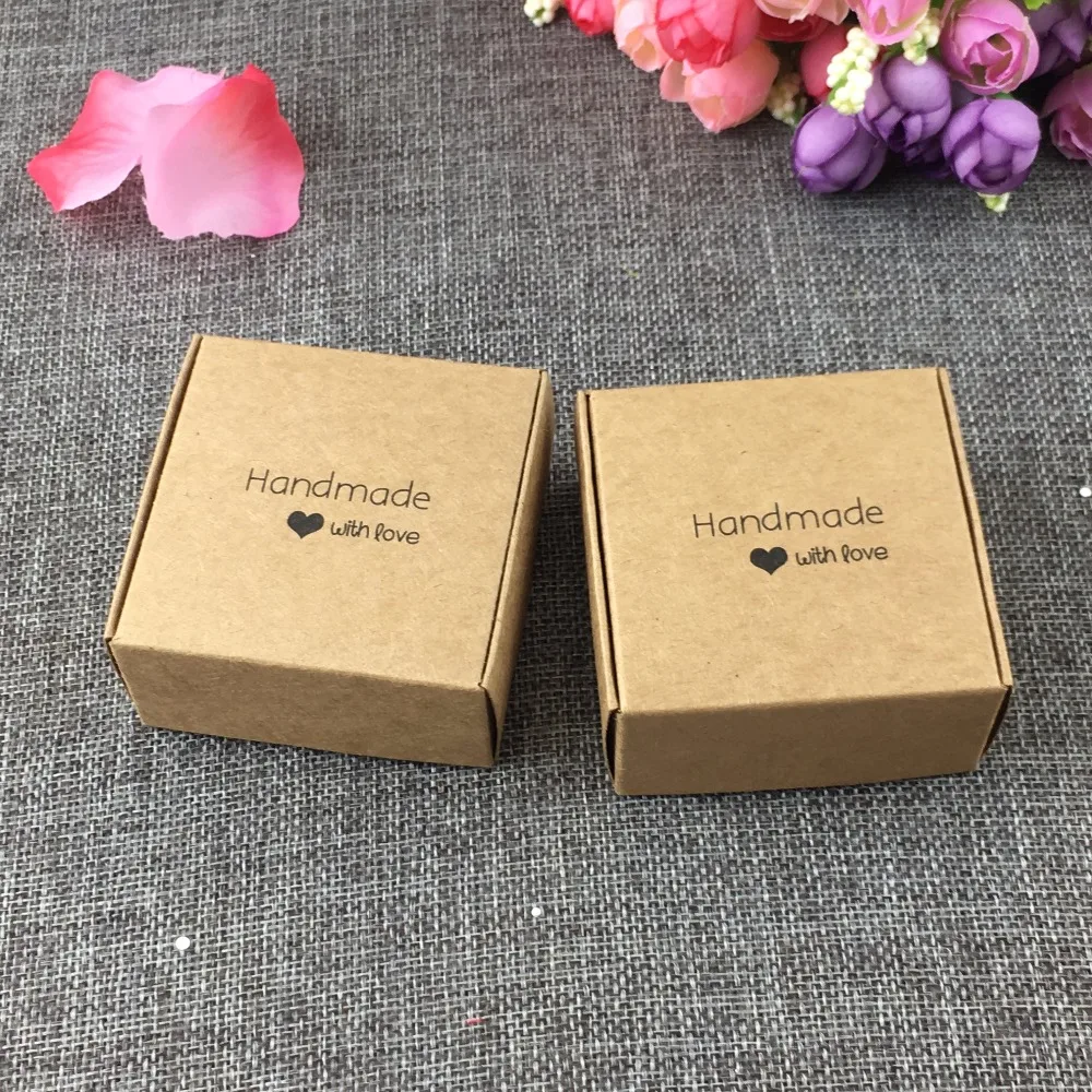 50 шт. 6,5x6,5x3 см подарочные коробки с модным принтом "Handmade with love" бумажные коробки для ювелирных изделий чехол для дисплея с индивидуальным логотипом