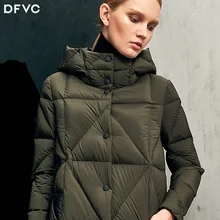 Зимняя Новая европейская популярная цветная мозаичная куртка с капюшоном, женская белая Толстая теплая куртка до колена с гагачьим пухом