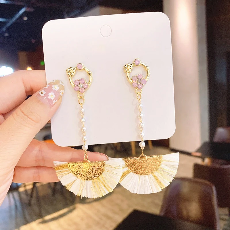 

2019 New Korean temperament Long Tassel Earrings simulated pearl Rhinestone Dangle Earrings Fan Fringe Hanging Drop Earring