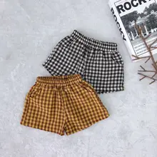 Детские шорты унисекс, корейские модные повседневные клетчатые шорты для маленьких мальчиков, штаны для девочек с эластичной резинкой на талии, летние хлопковые льняные шорты для малышей