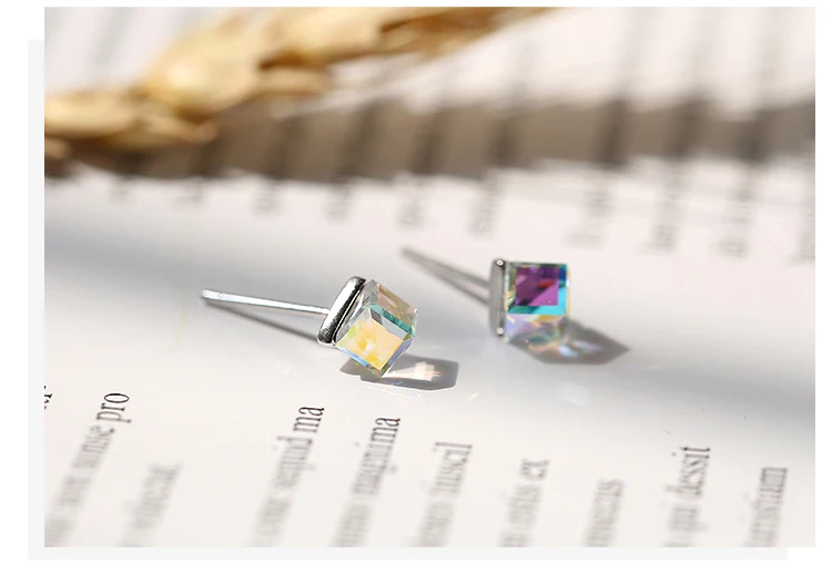 Geomentric square swarovski crystal stud earrings 03_03