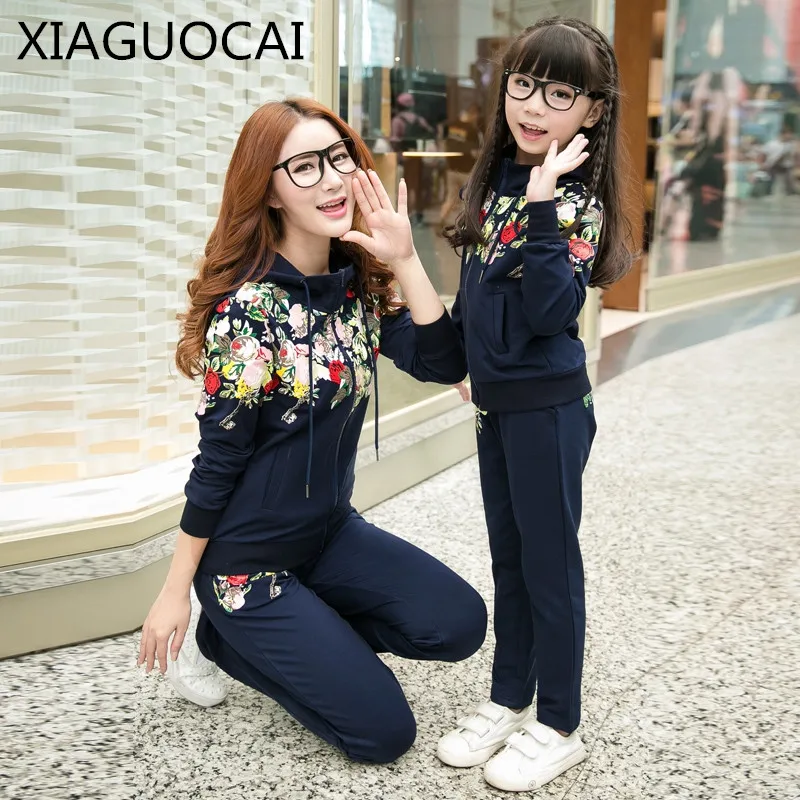 

XiaGuoCai Family Matching Outfits Mother Daughter Girl sets Sport Suit hoodie+long pants Embroidery pattern autumn clothes k6 35