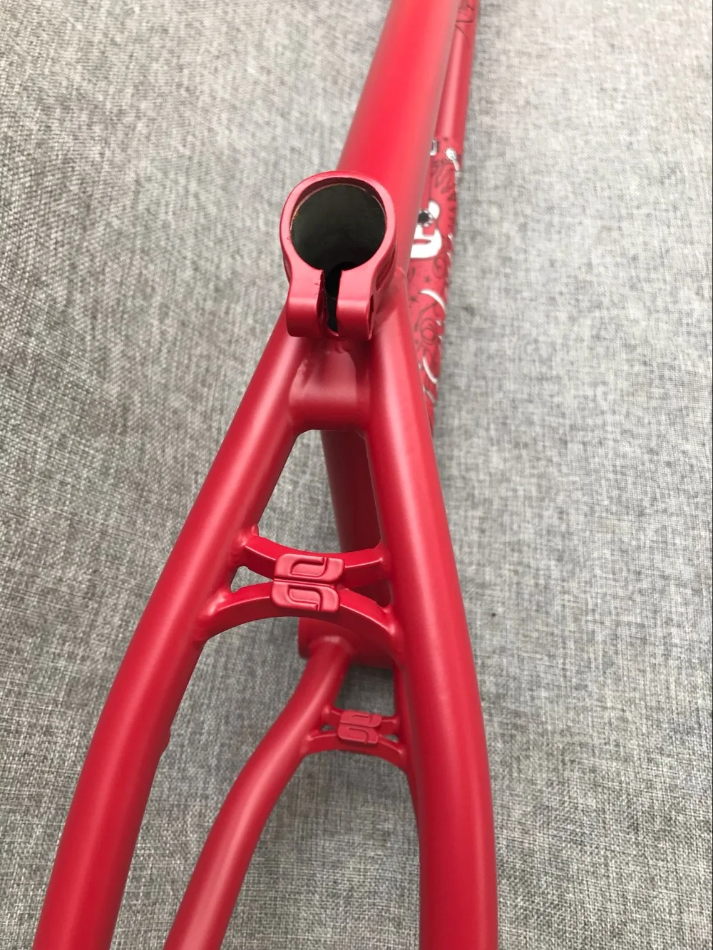 Cheap EASTERN VAQUERO BMX frame heat treated red made in Taiwan 4