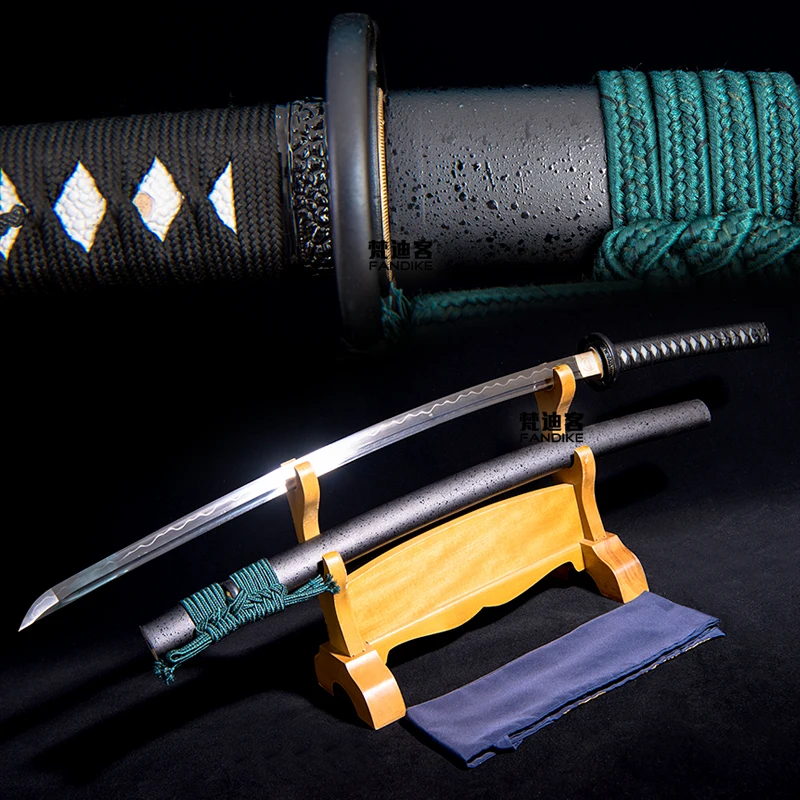 

Handmade Japanese Samurai Katana T10 Steel under the Solid to Burn Blade Very Sharp Chinese sword Full Tang