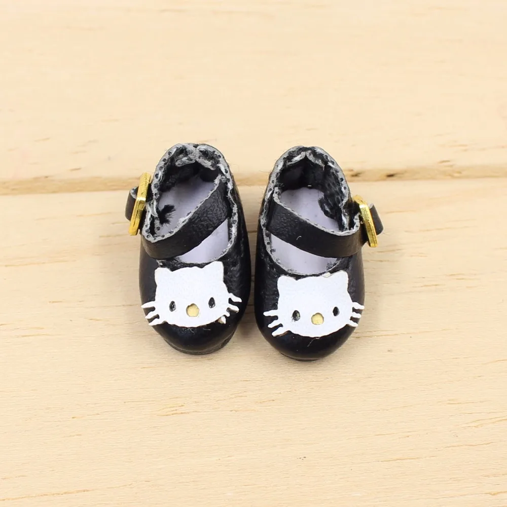 Middie Blythe Doll Kitty Shoes 4