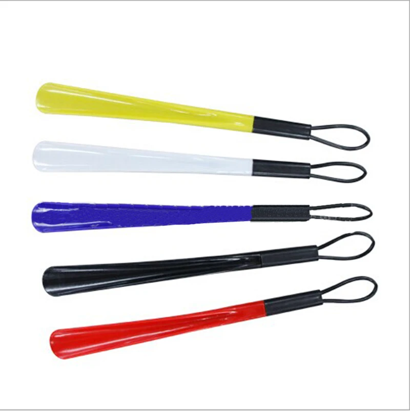 1PCS Plastic Flexible Easy Reach Handle Shoehorn Remover Aid Slip Shoehorn Random Color Fashion Plastic Shoe Horns 28cm