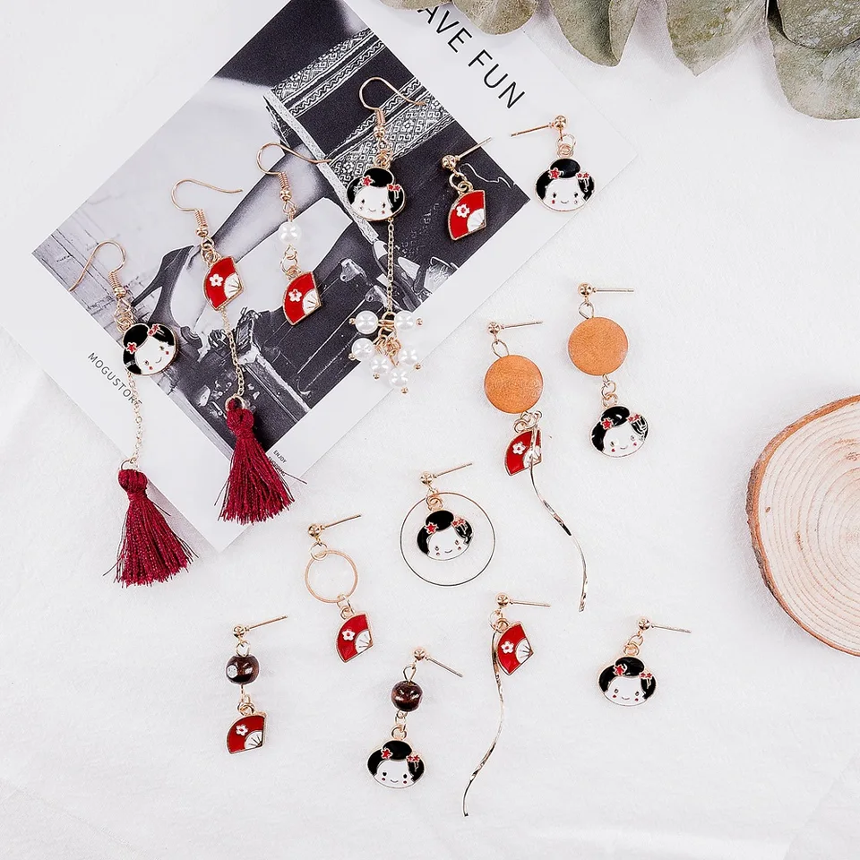 Kimono stud earrings with tassels