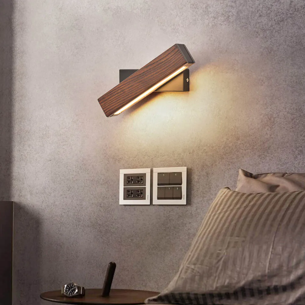Baratos AC 110 V 220 V moderno nórdico de madera maciza LED rotado lámpara de pared de noche lámpara de pared de dormitorio de hotel decoración de pared arte