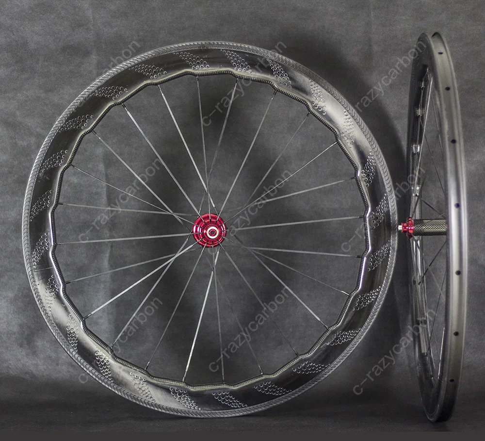 

New Road Aerodynamic Weave Dimple Carbon Wheels Clincher Wheel 700C with Special Brake Surface