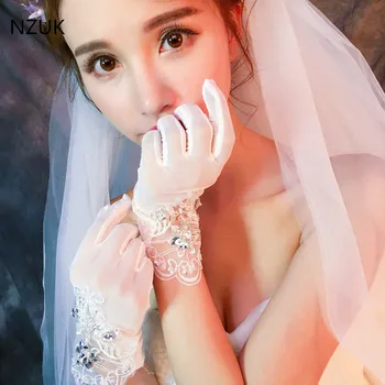 

Gorgeous Finger Bridal Gloves Elastic Tulle Wedding Gloves Sparkly Crystals Beads Sequins Short Women Wedding Gloves