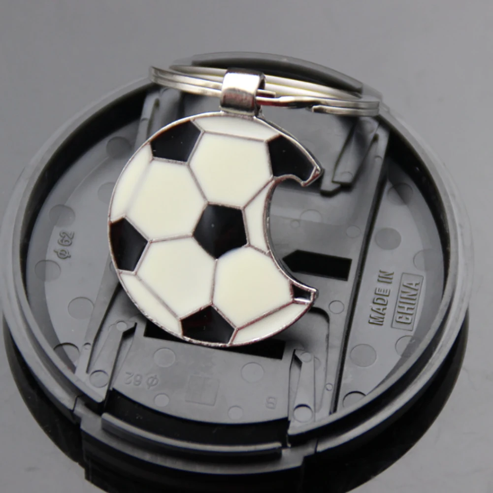 Fashion Bottle Cap Opener 2018 World Cup Football Pendant Keyring Car Key Keychain