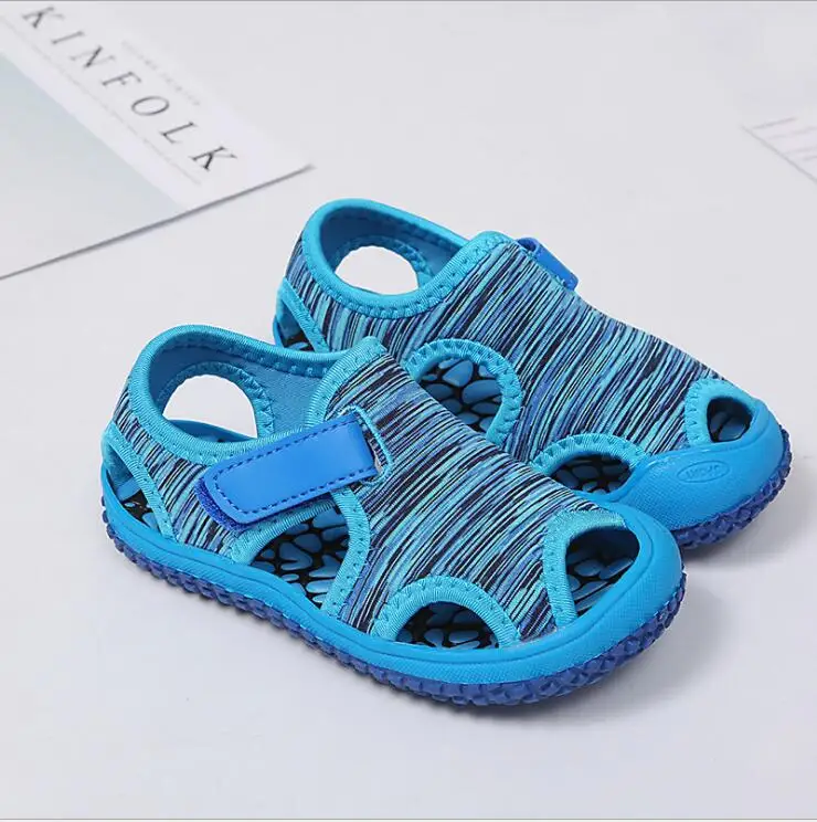 Детские сандалии для мальчиков; пляжная обувь; однотонная подошва; мягкая одежда; нескользящая детская обувь для младенцев - Цвет: Синий
