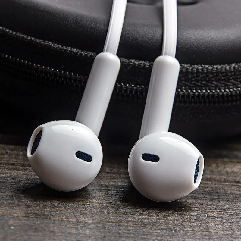 Original In-Ear Earphones Bass Earbuds Headset With MIC 3.5mm Plug Stereo Earphone For iPhone Mobile Phone Xiaomi MP3 Original In-Ear Earphones Bass Earbuds Headset With MIC 3.5mm Plug Stereo Earphone For iPhone Mobile Phone Xiaomi MP3