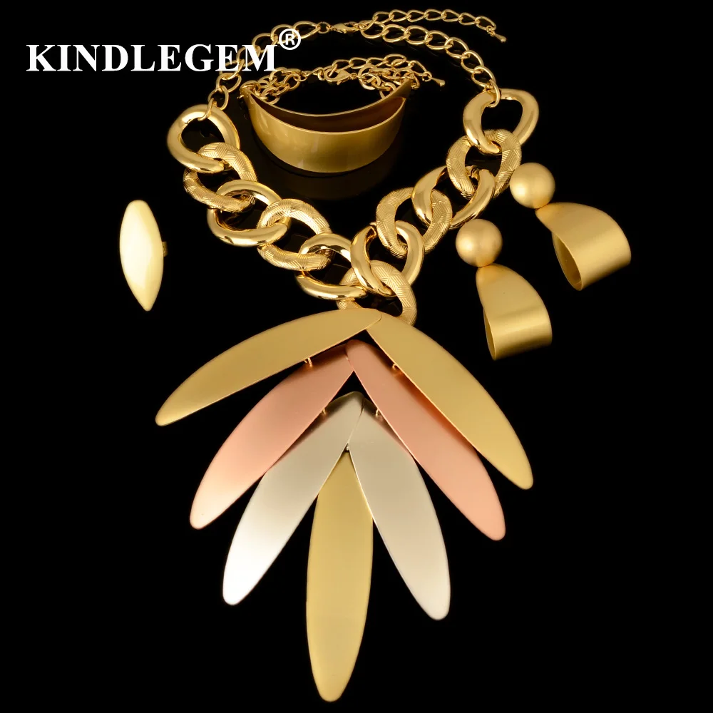 

Kindlegem Luxury Royal Big Pendant Necklace Jewelry Set Fashion Dubai African Three Color Leaves For Women Party Wedding Bijoux