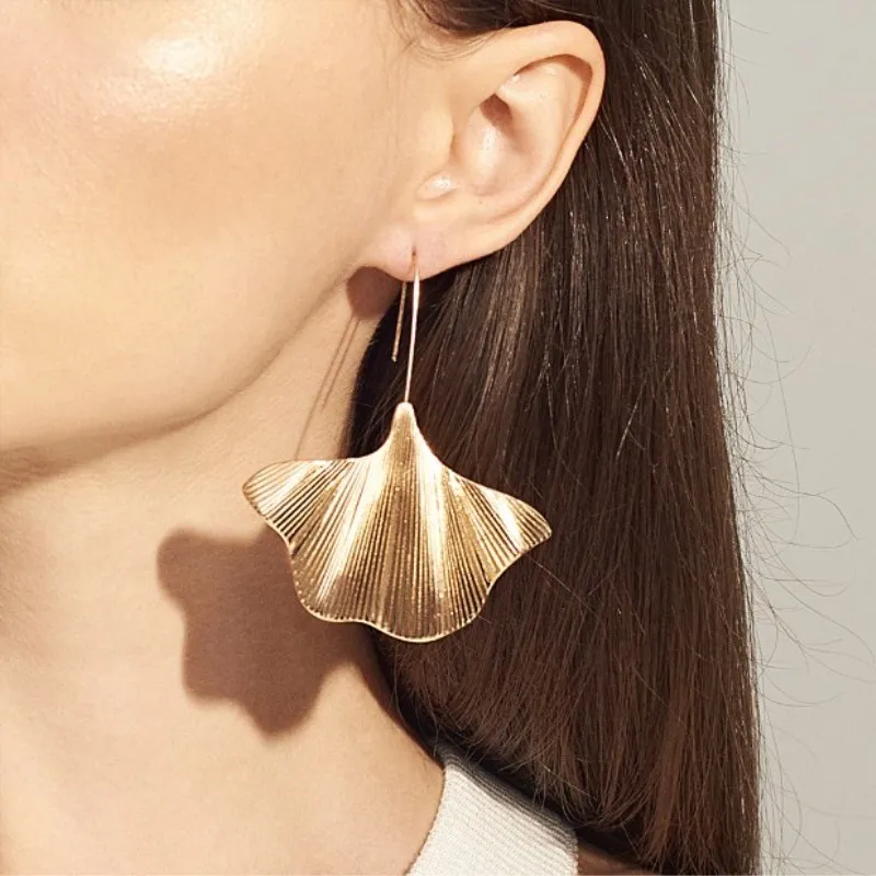 

Trendy Ginkgo biloba gold earrings women New alloy metal dangle drop earring jewelry Vintage jewelry accessories