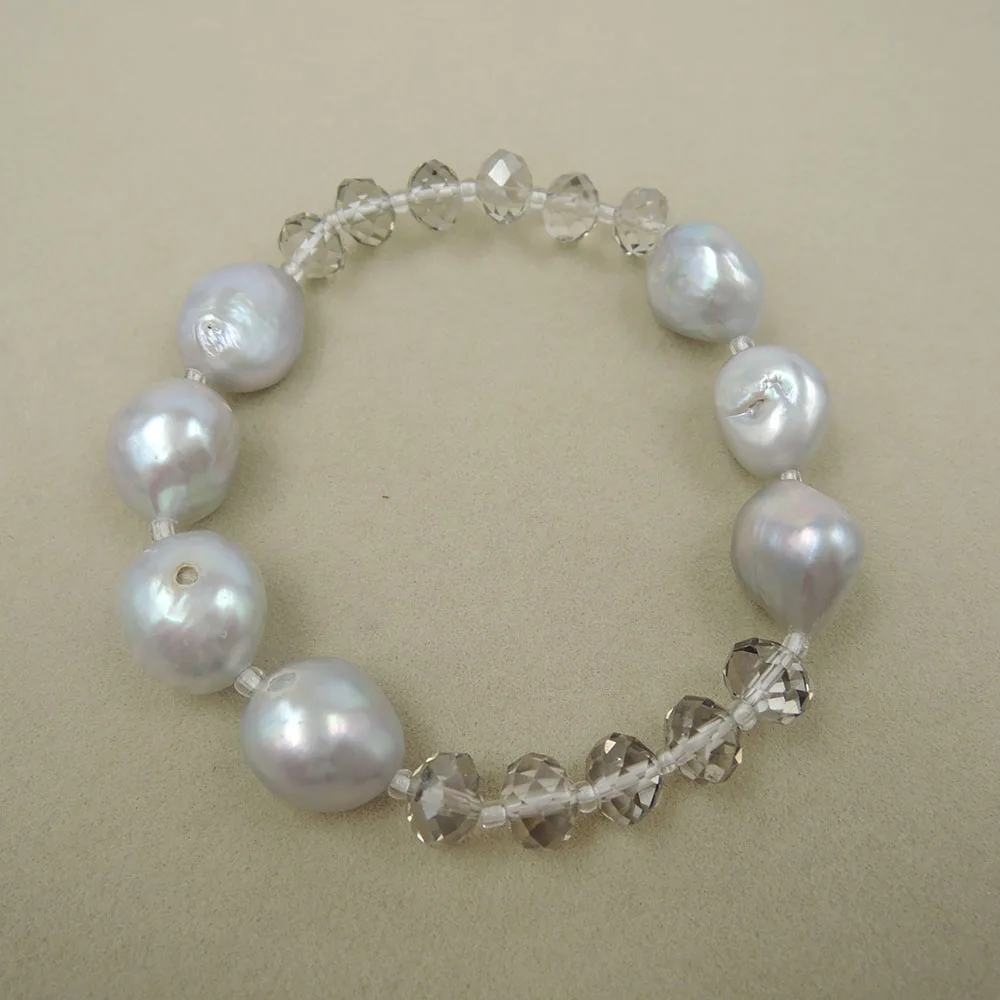 

100% freshwater pearl bracelet with nice CRYSTAL beads