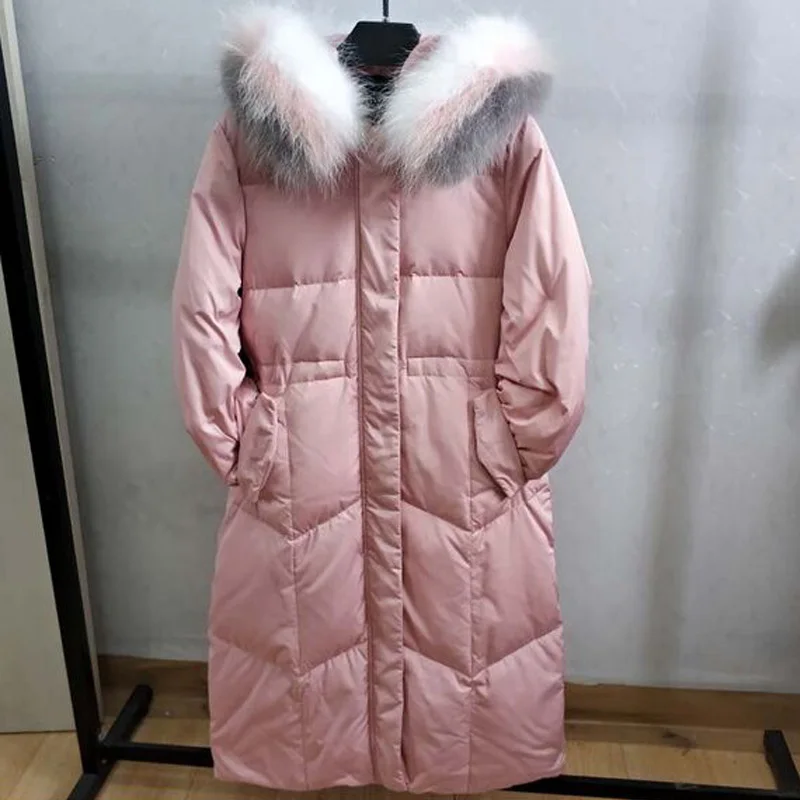 Новая модная женская зимняя куртка из натурального меха енота, длинная парка, куртка-пуховик на белом утином пуху, плотное теплое пальто, Женское пальто - Цвет: Розовый
