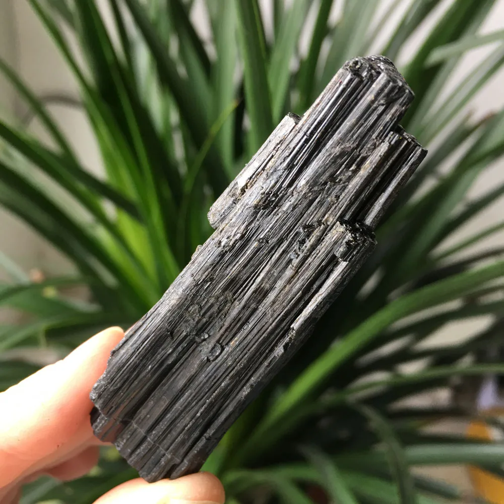 

45g Wholesale high quality black ilvaite Crystal stones fengshui healing