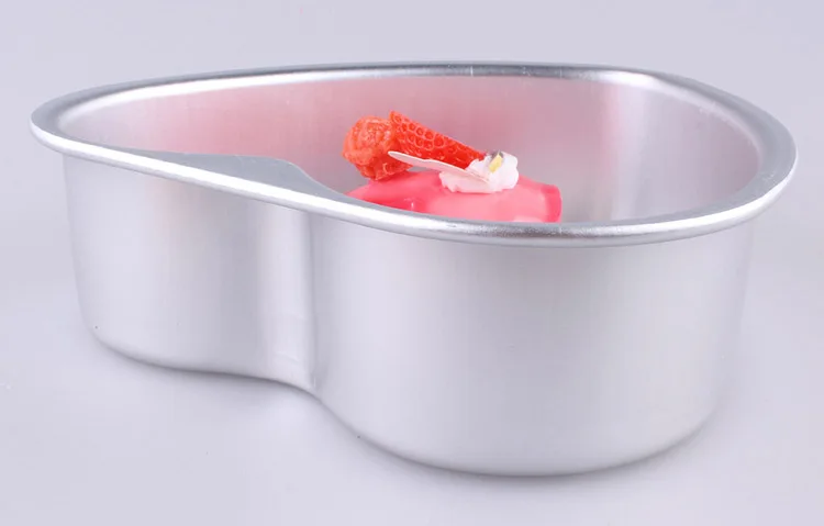 Removable bottle cake pan