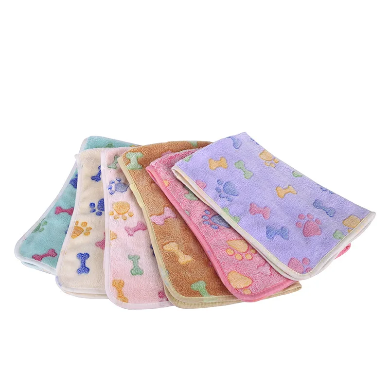 

1pc Coral fleece Pet Sleeping Mat Dog Cat BlanketsCute Footprint Warm Microfiber Blanket Dog Towel Pet Bed Pet Cushion