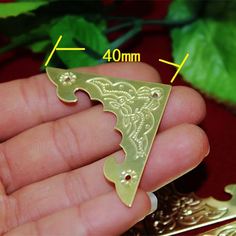 Filigree-Triangle-Bat-Coner-Cabochon-Ancient-Yellow-Corner-Flatback-Metal-Embellishments-Scrapbooking-Decor-For-Wooden-Box (1)