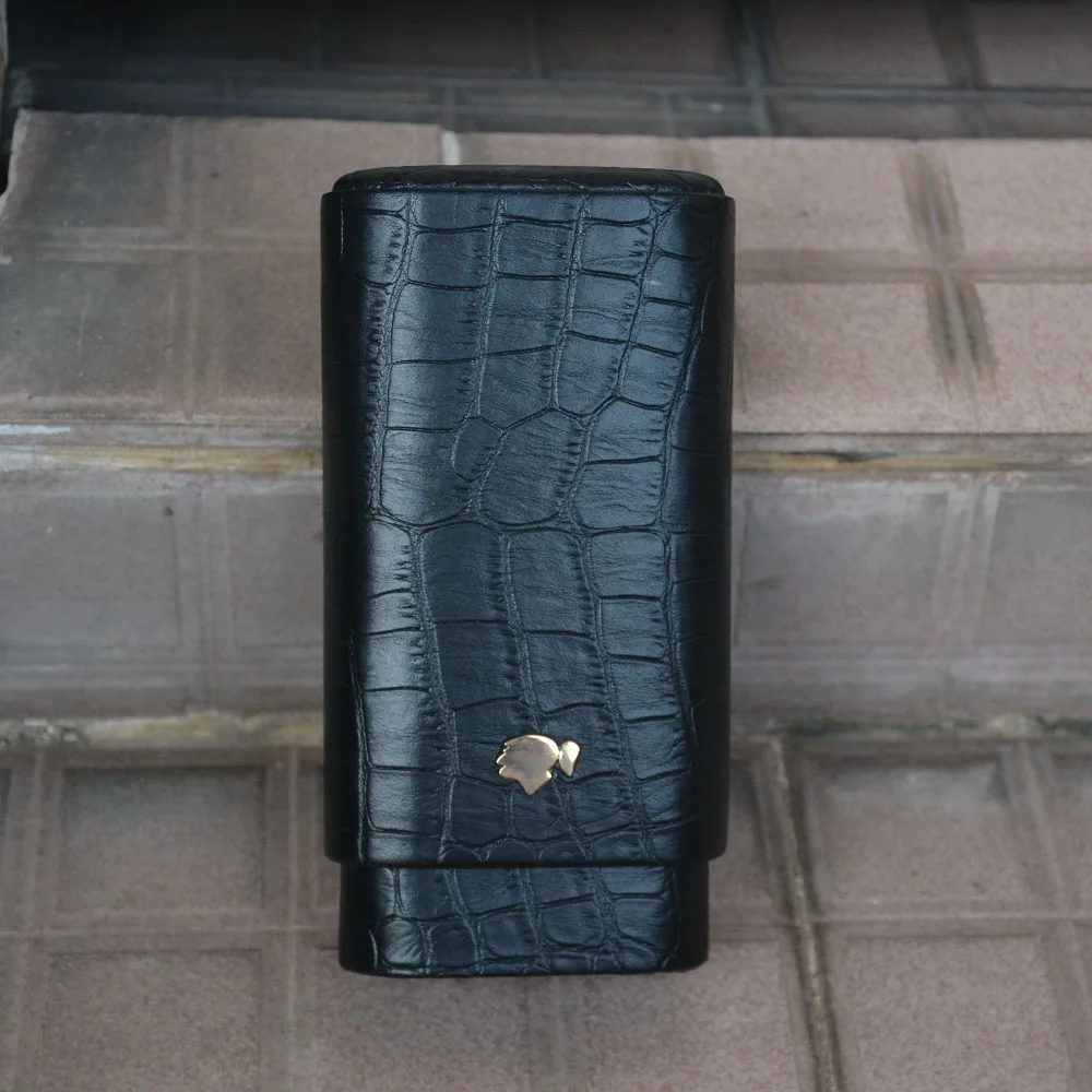 

High-end Cigar Accessory Crocodile Pattern Cigar Case Black Leather Cigar Box Travel Men's GiftHumidor Cigar holder
