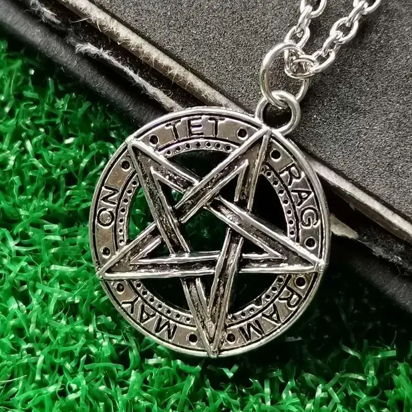 

Invert Pentacle Pentagram Star Pewter Fashion Pendant Necklace For Lady Boy Man alchemist Necklace New