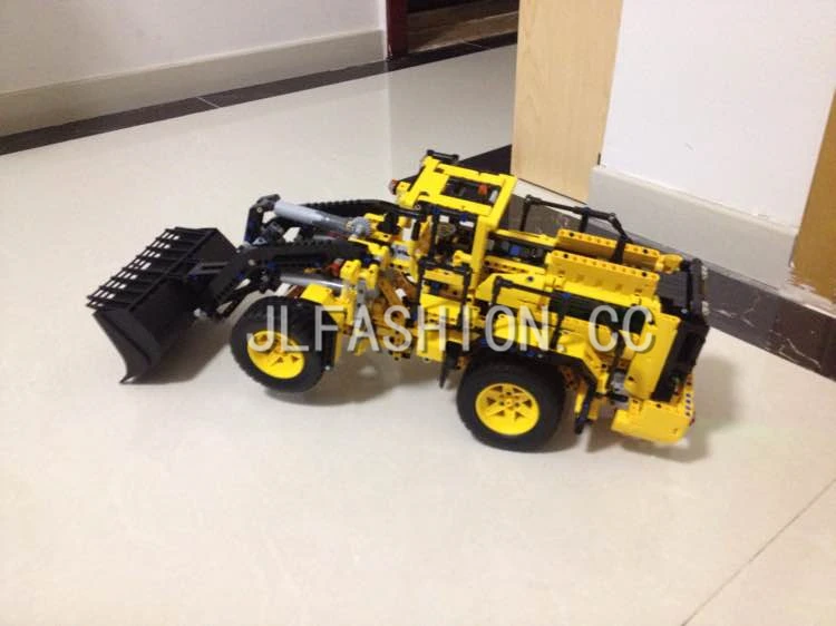 

New bricks 20006 technic series 636pcs Volvo L350F wheel loader Model Building Compatible 42030 boy gift car Toys lepin