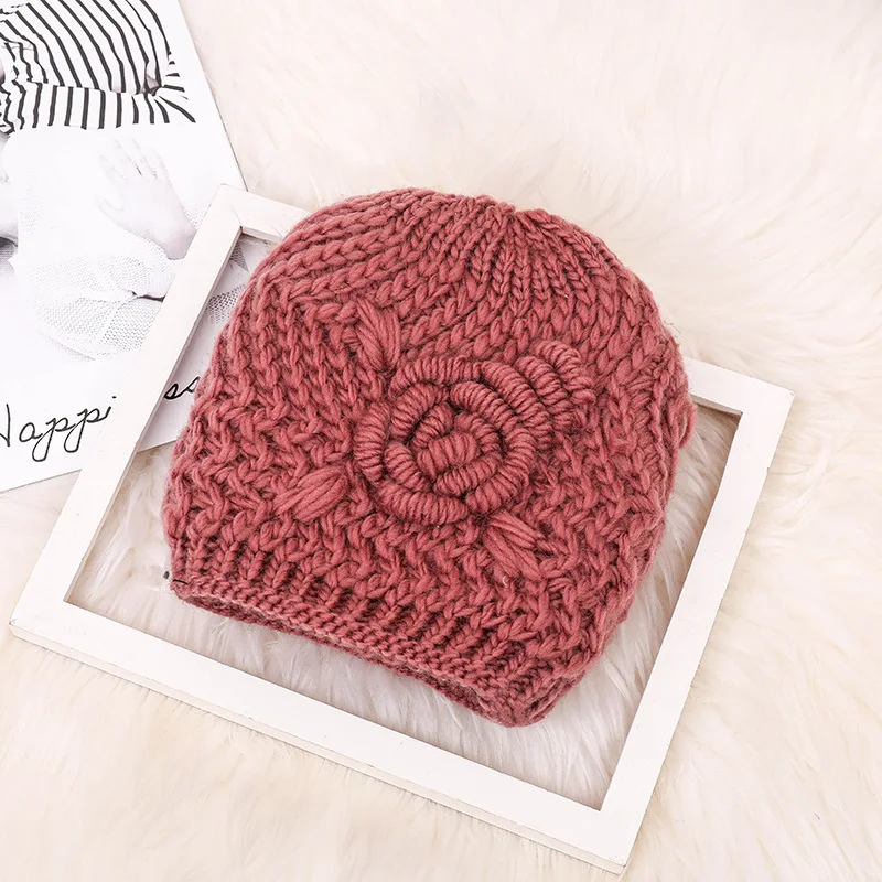 

Fashionable Warm Floral Design Knitted Wool Hat Warm Peas Soft Knitted Winter Hats For Women Solid Color Hip-Hop Hats Hood Caps