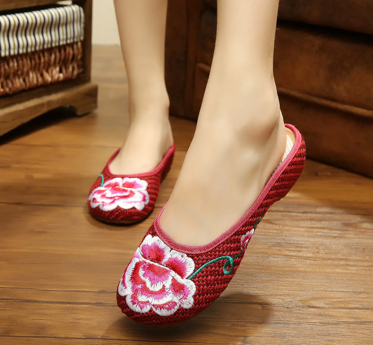Женские летние сандалии; винтажные домашние женские тапочки с вышивкой в стиле «Старый Пекин»; повседневная женская мягкая обувь; Mujer; большой размер 40 - Цвет: 2 Red
