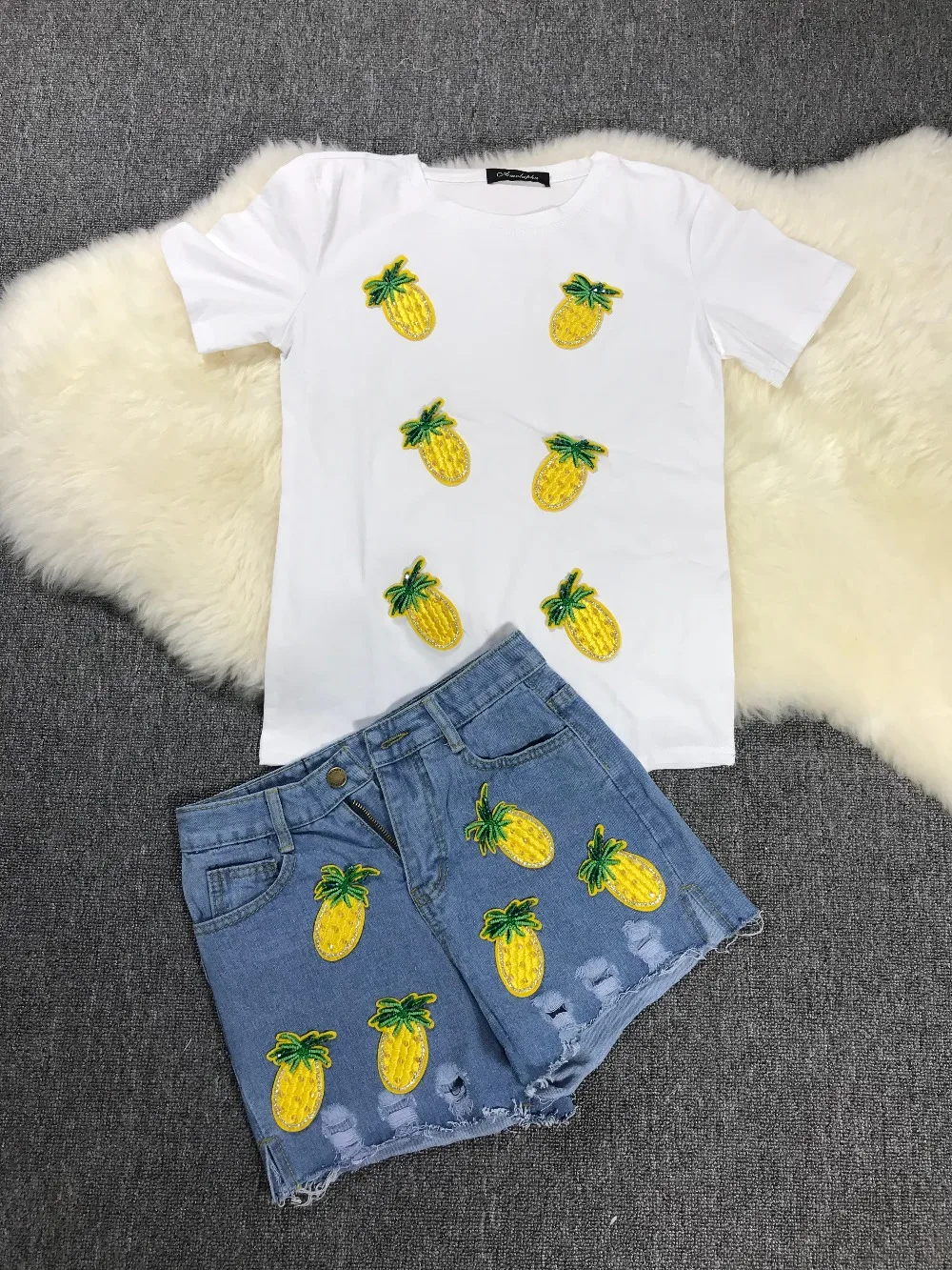 

Amolapha Summer Women Pineapple T Shirts+Jeans Suits Diamonds Casual Tshirt Pullovers Denim Holes Short Jean Sets for Woman