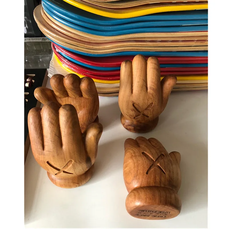 

1PCS 18CM KAWS Lucky Hand OriginalFake Street Art BFF Sesame Street Wood Rich Hand Action Figure Collection Model Toy M372