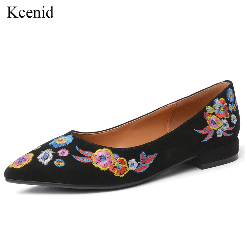trendy flat shoes 2018