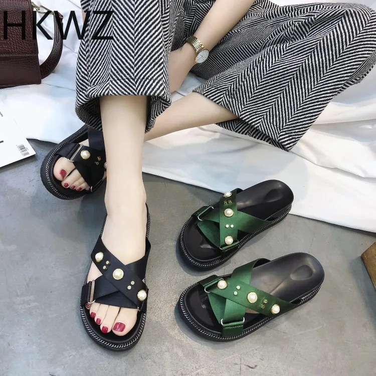 

2019 summer brand new rivet one-word comfortable flat bottom slippers thick bottom casual cross beaded sandals size 35-40 H0198