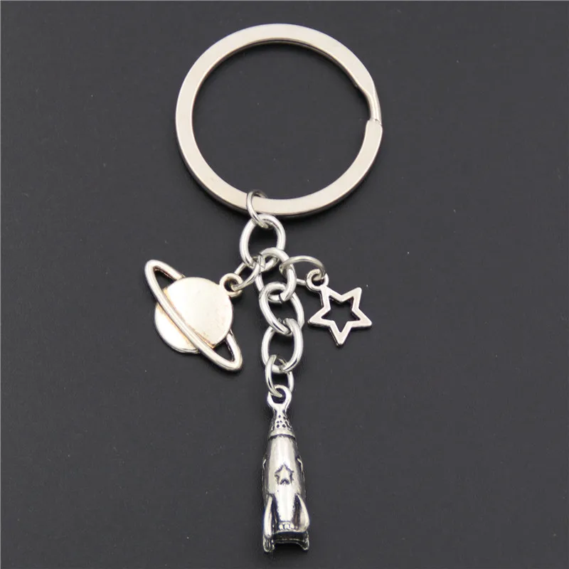 

1pc Dropshipping Silver Space Rocket Planet Spaceship Pendant Metal Gift For Traveler Gifts E306