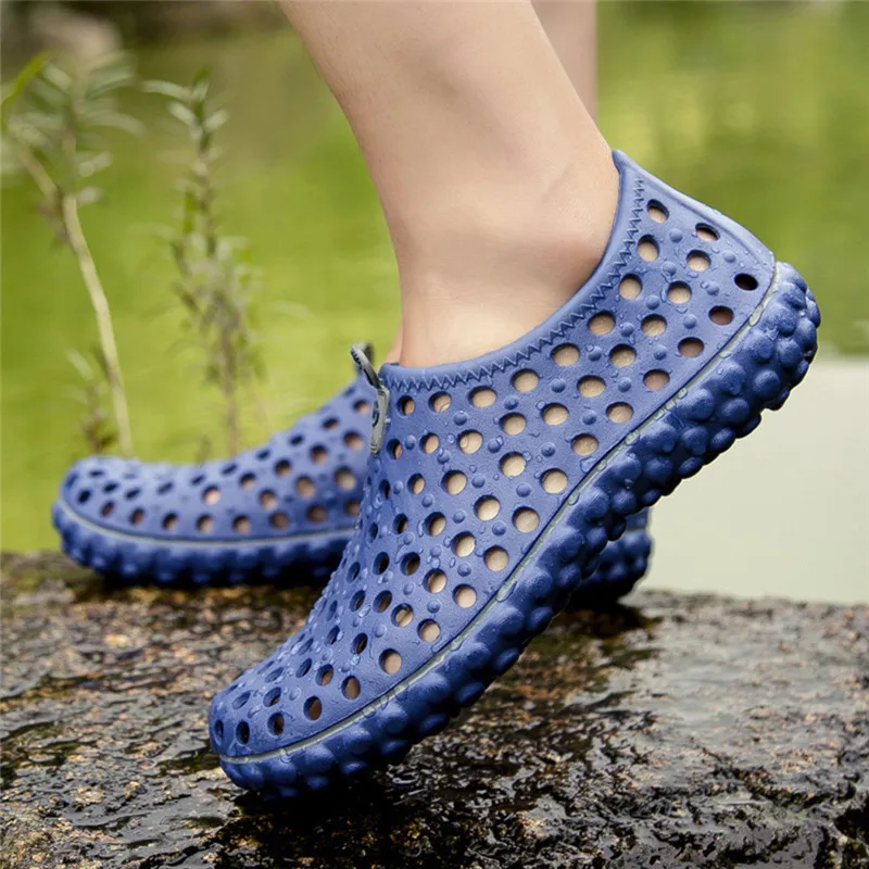 2019  Men's Summer Hollow Out Breathable Beach Sandals Casual Outdoor Slippers terlik Mans footwear 40JA2913