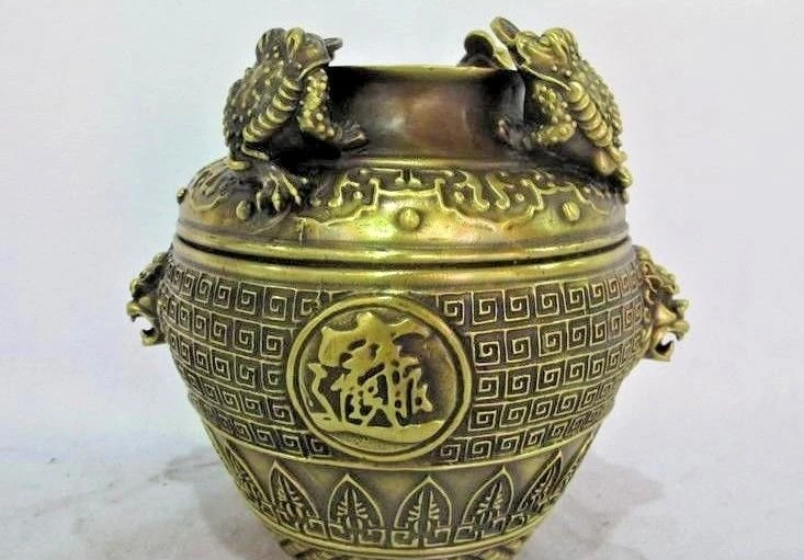 

Chinese Brass Copper Fengshui Toad Foo DogLion Pot Jar Vase