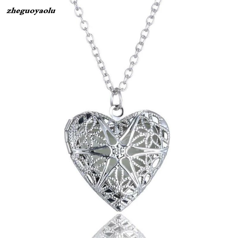 

Foreign Trade Silver Love Jewelry Peach Heart Hollow Necklace Personality Party Woman Pendant Long Necklace Necklaces & Pendants