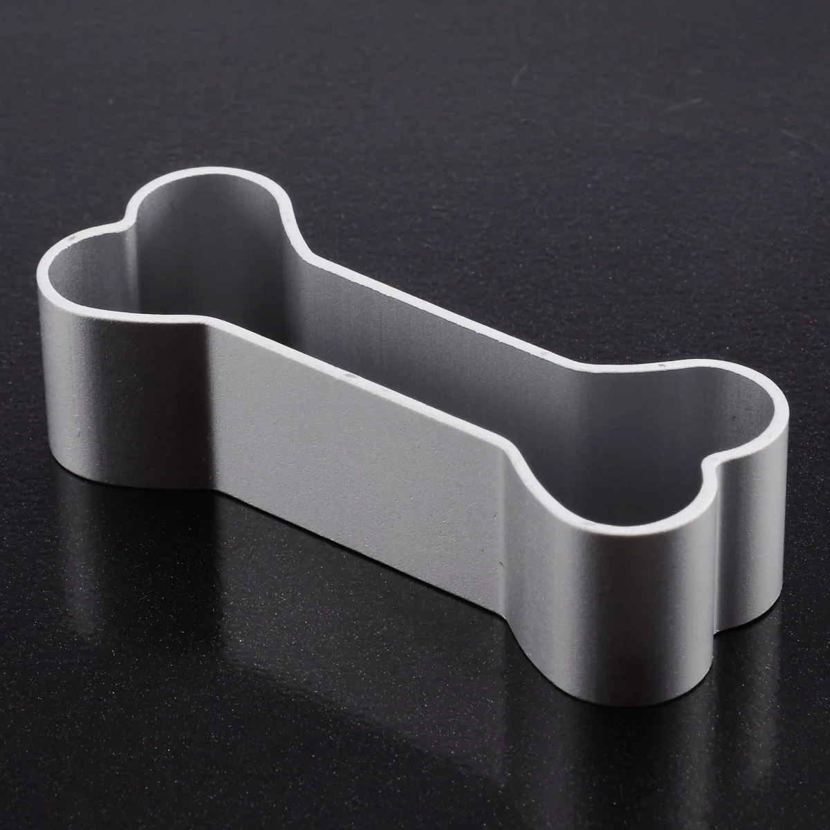 Mayitr 3D Dog Bone Shape Cookie Mold Stainless steel Fondant Mold Cutter Tool Cookie Stamps Baking Kitchen Tools 6.5x2.5cm