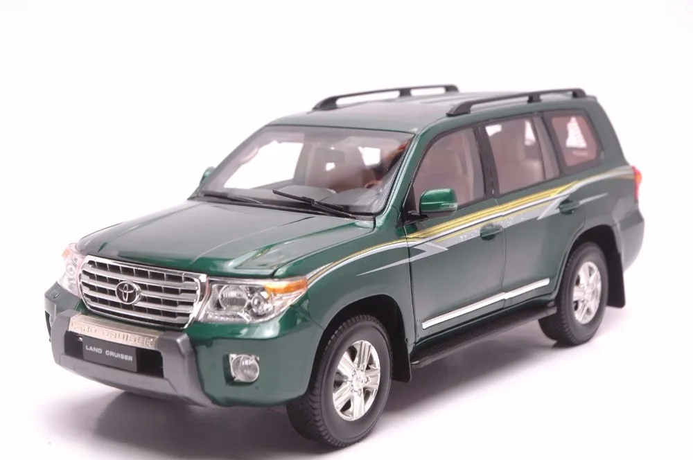 1:18 Diecast Model for Toyota Land Cruiser LC200 2012 Green SUV Alloy Toy Car Miniature Collection Gift