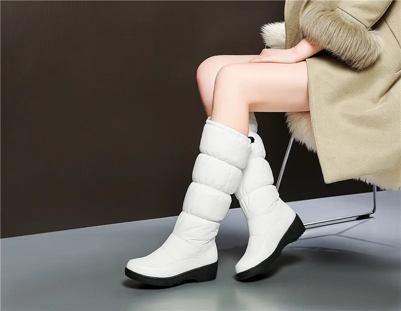 FEDONAS/ г. Новые модные зимние женские высокие сапоги из лакированной коровьей кожи женские сапоги до колена на молнии вечерняя обувь на высоком каблуке для женщин