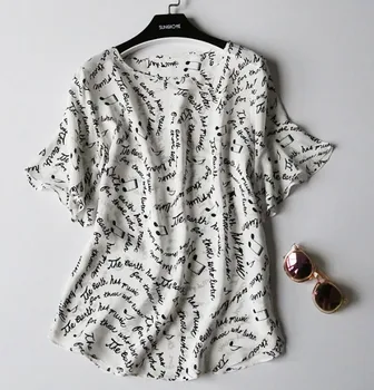 

New summer European and American silkworm silk and blue small floral neckline t-shirts