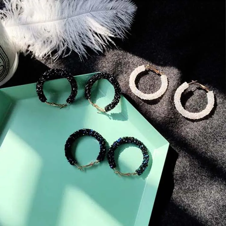 Серьги-кольца с большими кристаллами для женщин, Стразы серебристого цвета, трендовые серьги в стиле панк, круглые ювелирные изделия, серьги Mujer Moda