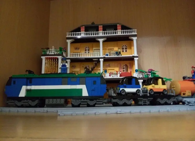 25808 573pcs Train Railway engine Constructor Model Kit Blocks Compatible LEGO Bricks Toys for Boys Girls Children Modeling 25808 573pcs Train Railway engine Constructor Model Kit Blocks Compatible LEGO Bricks Toys for Boys Girls Children Modeling