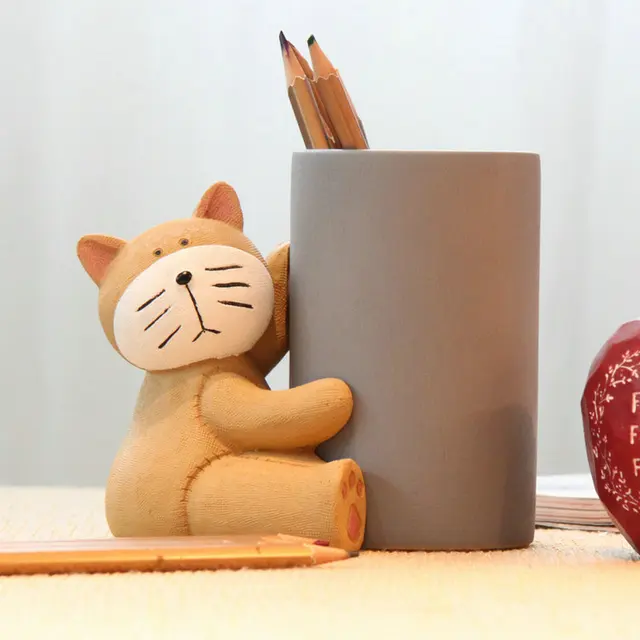 cat desk tidy