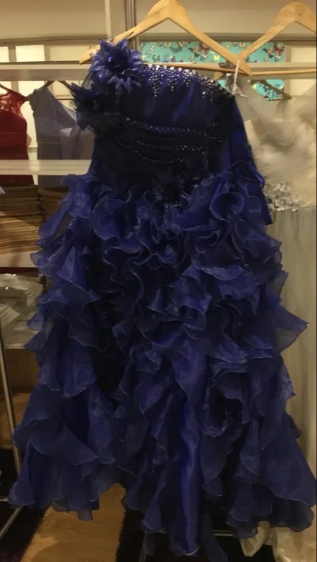 Новые Бальные платья голубого цвета на одно плечо с цветами и оборками, Многоуровневое сексуальное подиумное платье размера плюс, платье для выступлений на выпускной