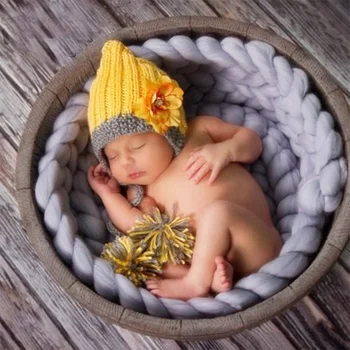 

Baby pom pom hat knit chrysanthemum toddler beanie newborn photography props shooting baby fotografie accessories infant picture