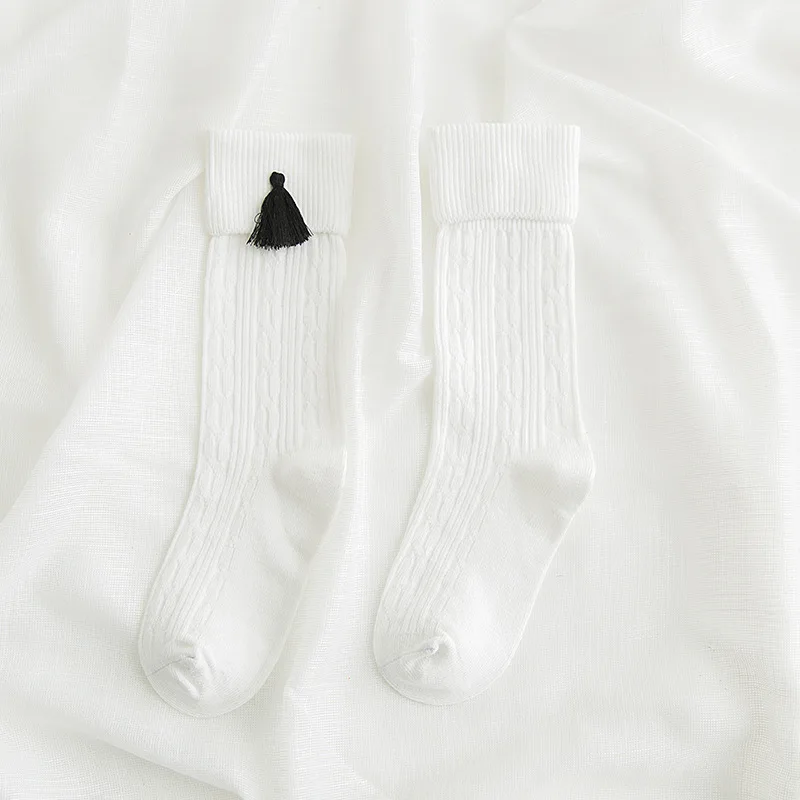 Весенне-осенние носки с манжетами для девочек, хлопковые детские Школьные носки белого и розового цвета однотонные теплые носки до середины икры с кисточками для детей, От 1 до 8 лет - Цвет: Белый