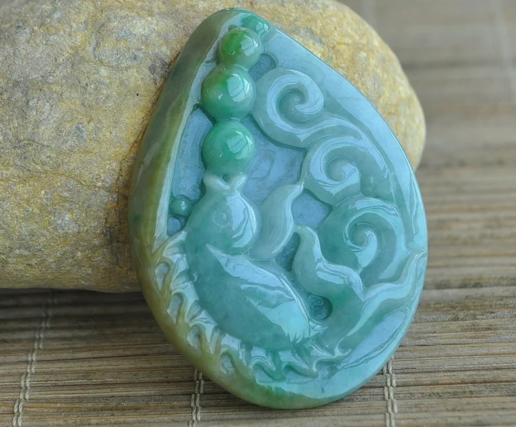 Moist and delicate double color old pit kind of wishful fish A cargo jade pendant with card | Украшения и аксессуары